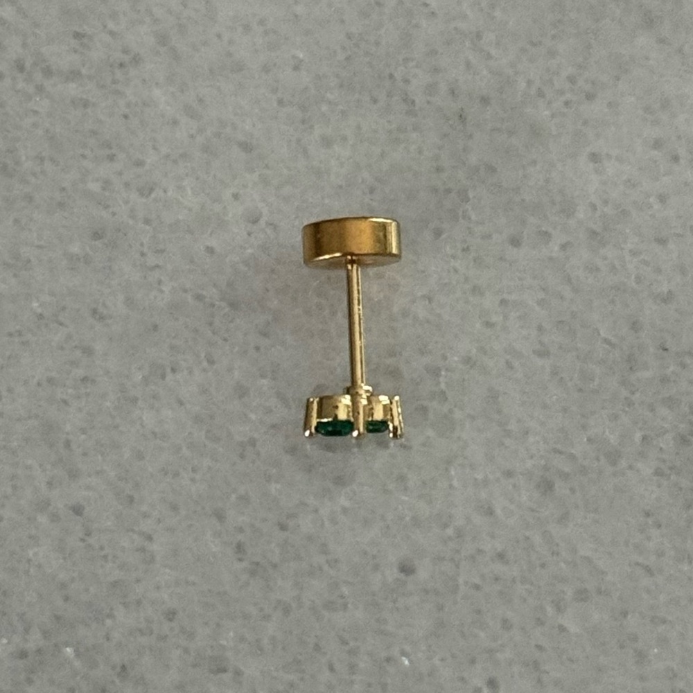 Gold Green Crystal Mini Micro Cartilage Earring
Brand New - Picture 3 of 4